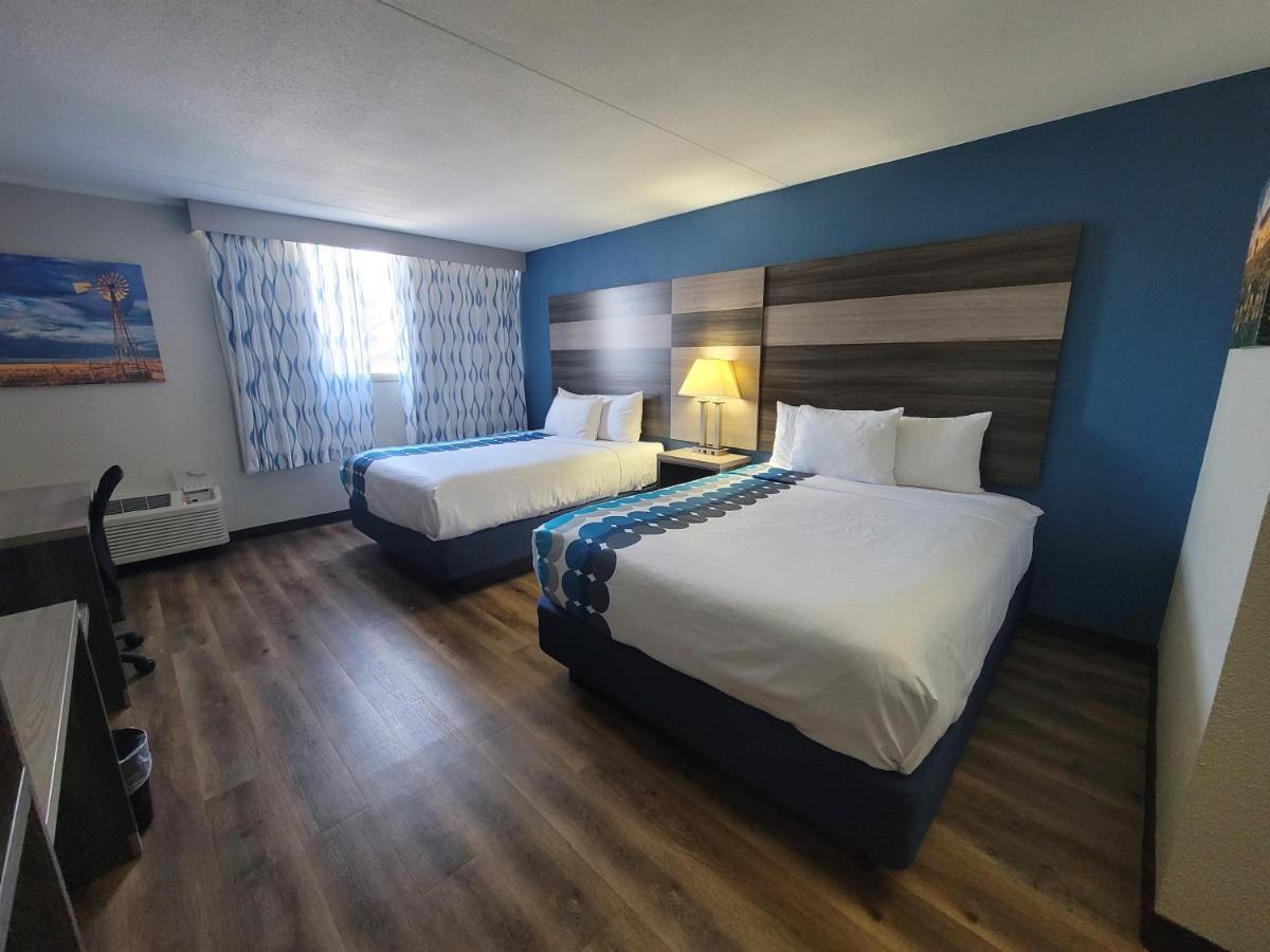 Wingate By Wyndham Wichita Airport Hotel Екстериор снимка